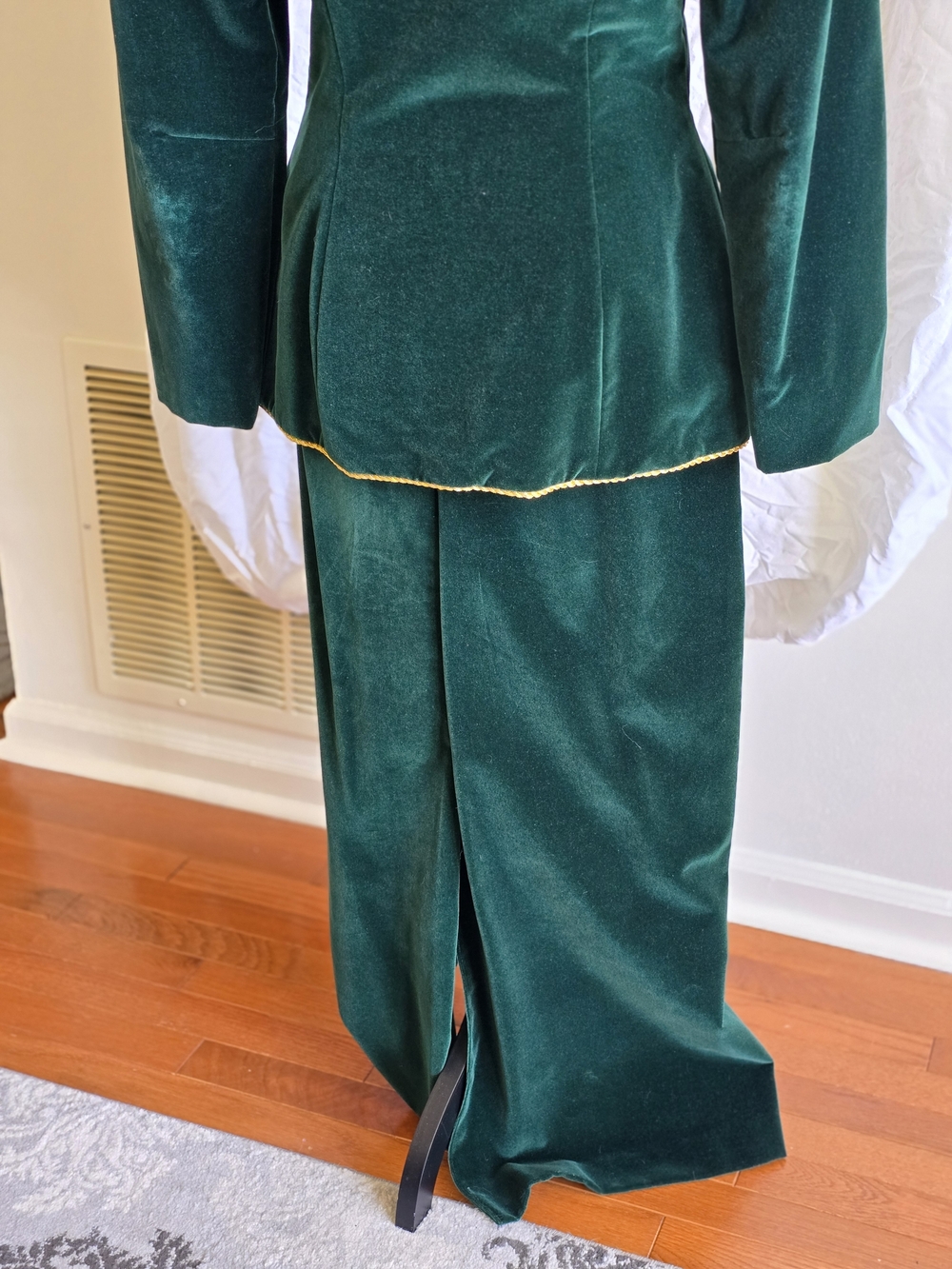 Emerald Green Velvet Two-Piece Skirt Suit with Gold Trim And Matching Purse - Picture 4 of 8